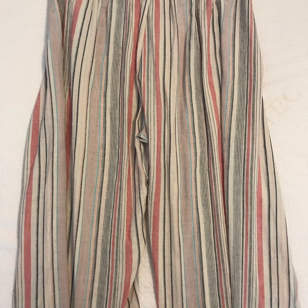 Open leg, cropped pants